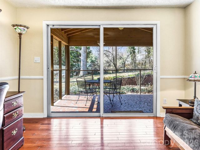 8 N Oak Forest Drive, Asheville, NC 28803