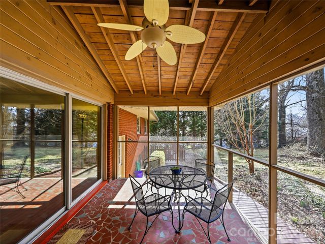 8 N Oak Forest Drive, Asheville, NC 28803