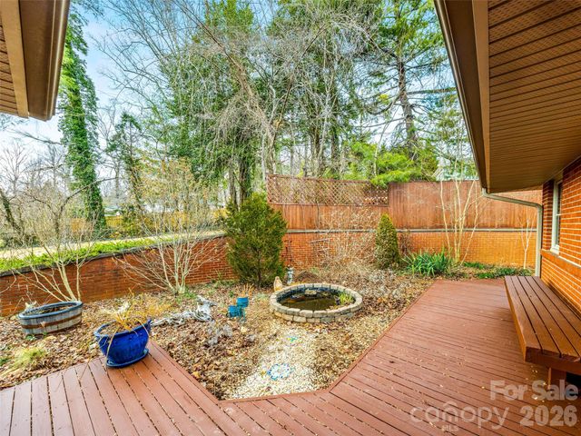 8 N Oak Forest Drive, Asheville, NC 28803