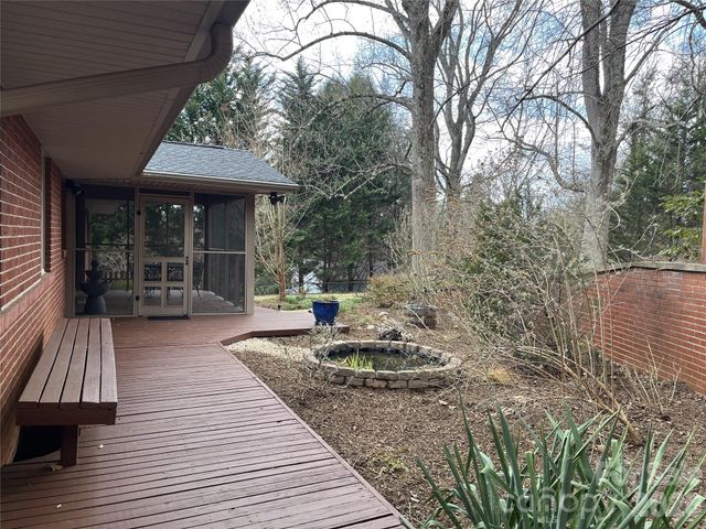 8 N Oak Forest Drive, Asheville, NC 28803