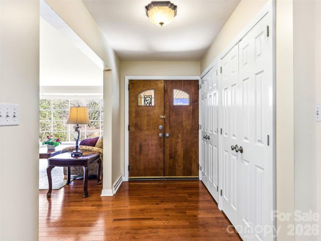 8 N Oak Forest Drive, Asheville, NC 28803