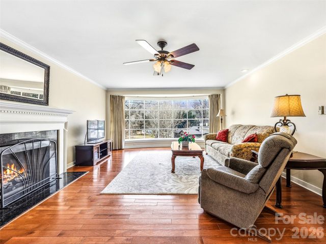 8 N Oak Forest Drive, Asheville, NC 28803
