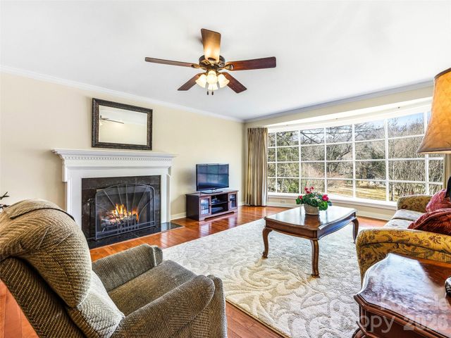 8 N Oak Forest Drive, Asheville, NC 28803