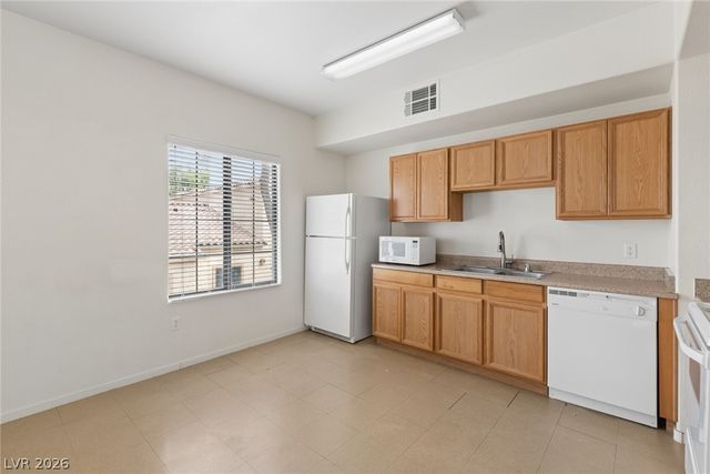 2171 Hussium Hills Street 204, Las Vegas, NV 89108