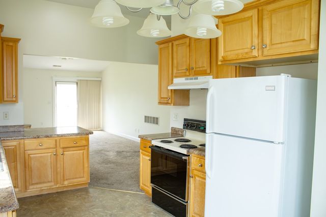 255 Wimbledon Dr, Mansfield, OH 44906