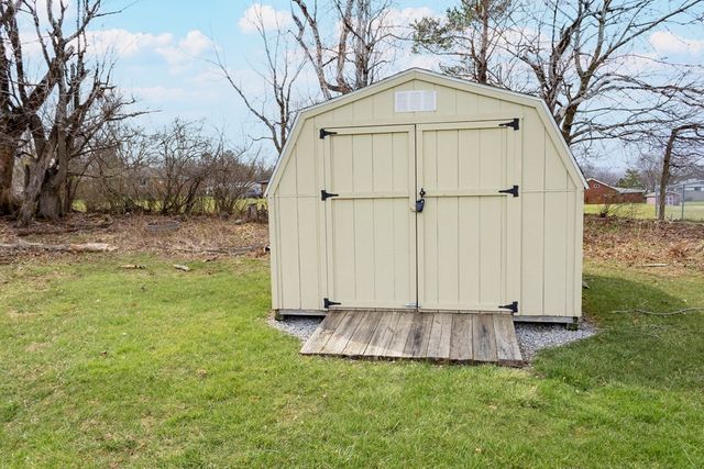 255 Wimbledon Dr, Mansfield, OH 44906