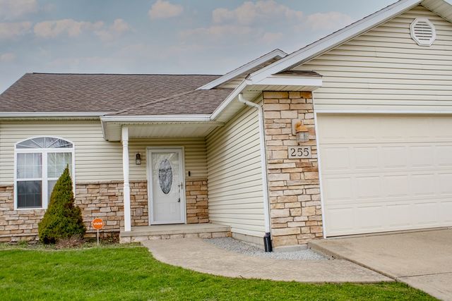 255 Wimbledon Dr, Mansfield, OH 44906