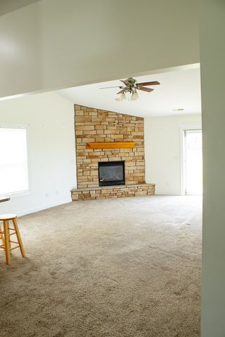 255 Wimbledon Dr, Mansfield, OH 44906