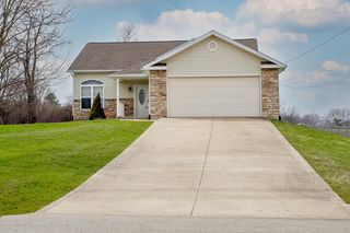 255 Wimbledon Dr, Mansfield, OH 44906