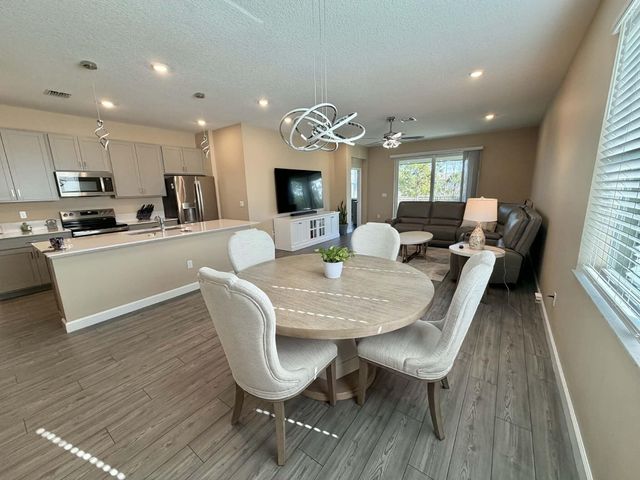 1561 SE Crosswood Way, Port St. Lucie, Port St Lucie, FL 34984