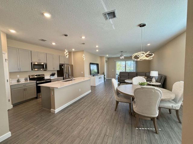 1561 SE Crosswood Way, Port St. Lucie, Port St Lucie, FL 34984