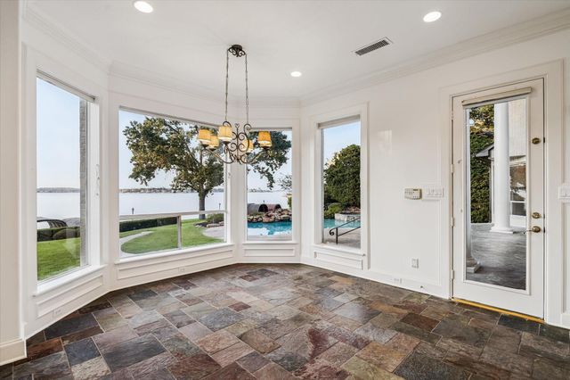 115 Lake Estates Drive, Montgomery, TX 77356