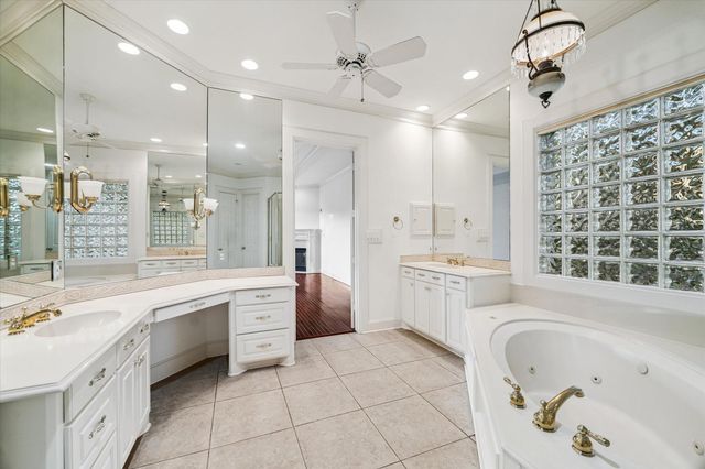 115 Lake Estates Drive, Montgomery, TX 77356