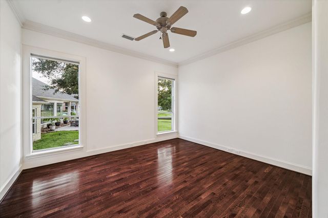 115 Lake Estates Drive, Montgomery, TX 77356