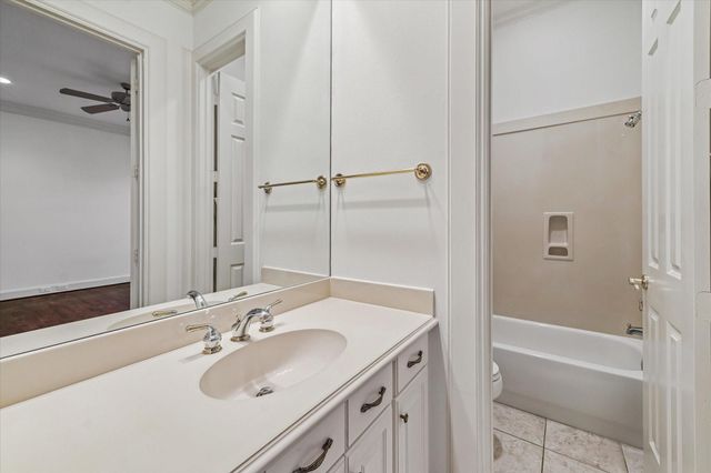 115 Lake Estates Drive, Montgomery, TX 77356