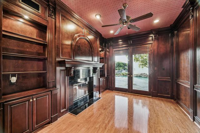 115 Lake Estates Drive, Montgomery, TX 77356