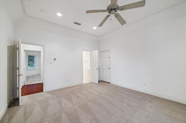 115 Lake Estates Drive, Montgomery, TX 77356