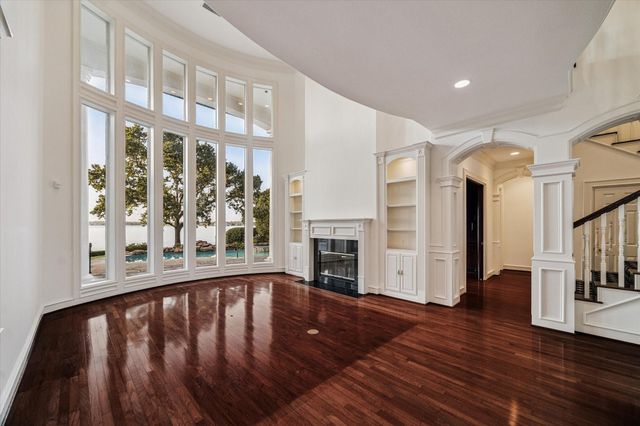 115 Lake Estates Drive, Montgomery, TX 77356