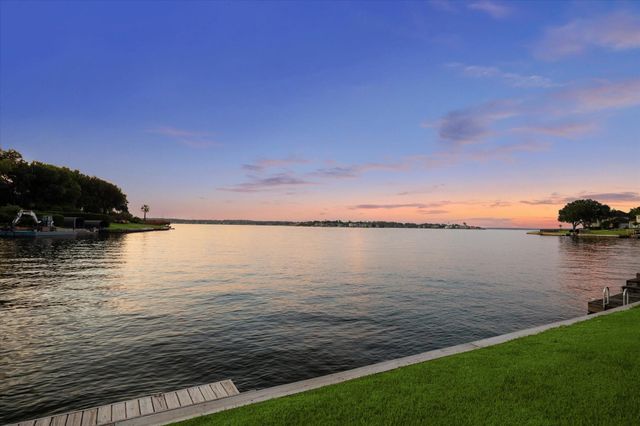 115 Lake Estates Drive, Montgomery, TX 77356