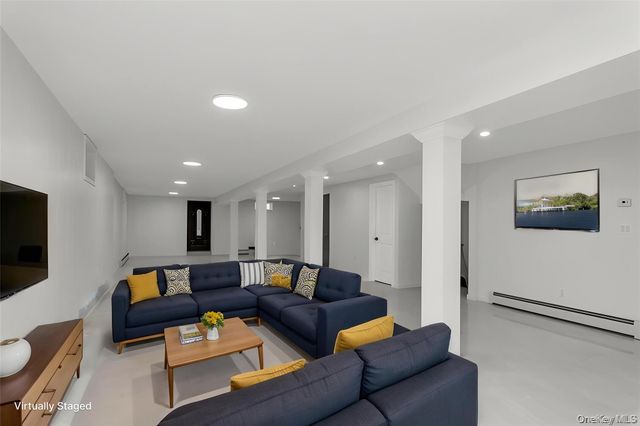 27-09 Utopia Parkway, Flushing, NY 11358