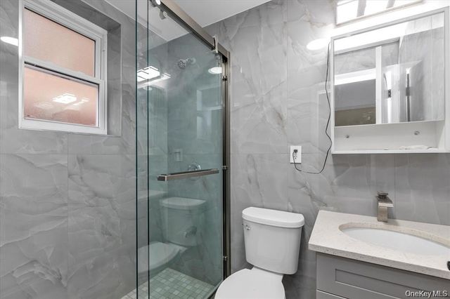 27-09 Utopia Parkway, Flushing, NY 11358