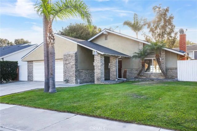 20061 N New Britain, Huntington Beach, CA 92646