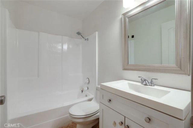 20061 N New Britain, Huntington Beach, CA 92646