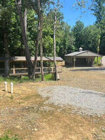 950 Bates Road, Nancy, KY 42544