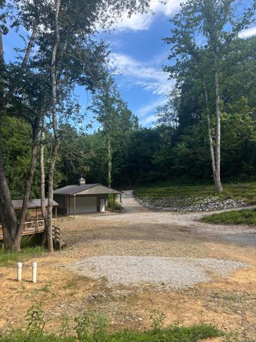 950 Bates Road, Nancy, KY 42544