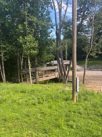 950 Bates Road, Nancy, KY 42544