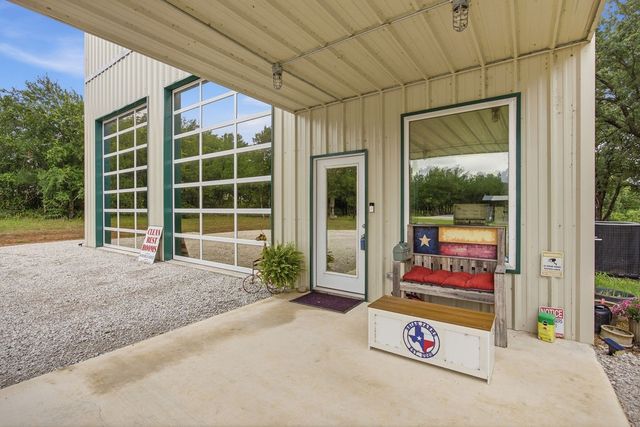 189 County Road 4767, Boyd, TX 76023