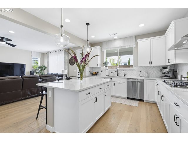 6682 Sw BRISBAND St, Wilsonville, OR 97070