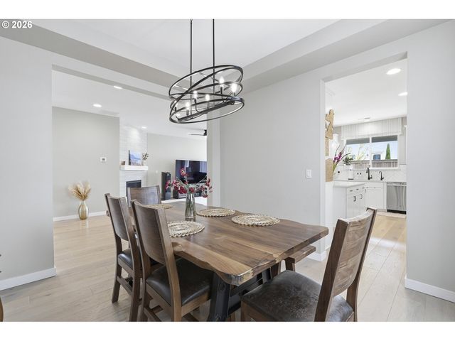 6682 Sw BRISBAND St, Wilsonville, OR 97070