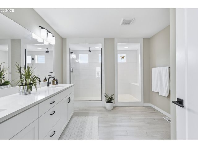 6682 Sw BRISBAND St, Wilsonville, OR 97070