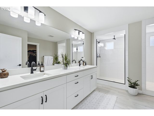 6682 Sw BRISBAND St, Wilsonville, OR 97070