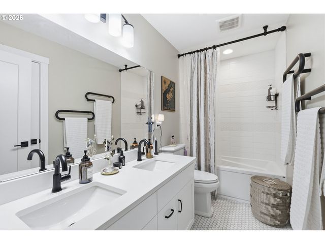6682 Sw BRISBAND St, Wilsonville, OR 97070