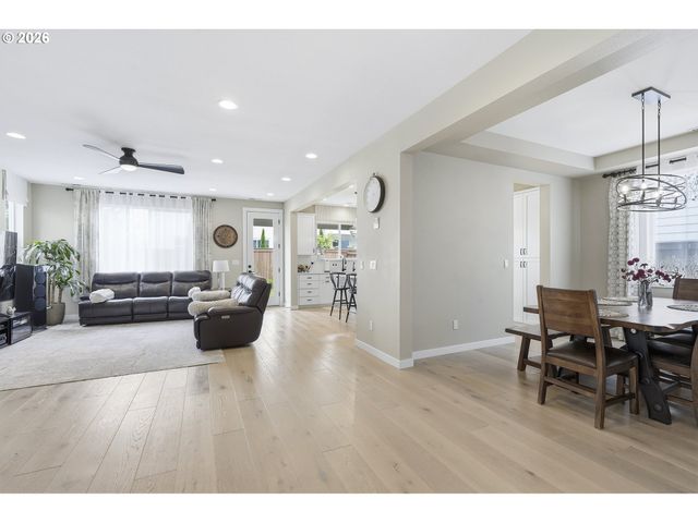 6682 Sw BRISBAND St, Wilsonville, OR 97070