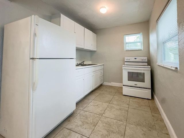 1230 NE 2nd, Fort Lauderdale, FL 33304