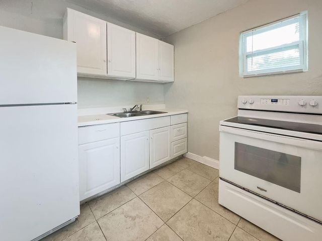 1230 NE 2nd, Fort Lauderdale, FL 33304