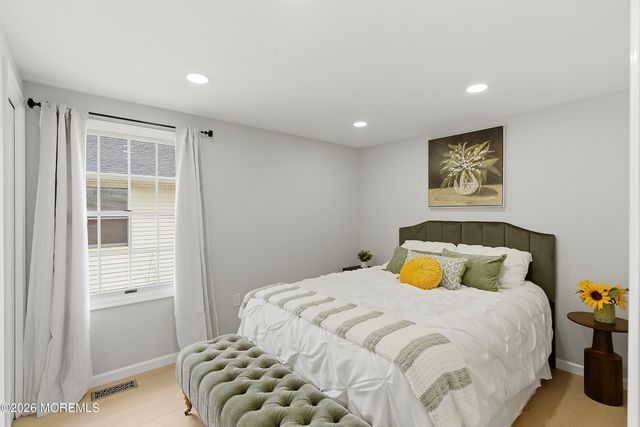 27 Brookview Lane, Manalapan, NJ 07726