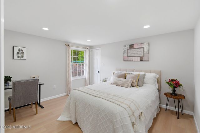 27 Brookview Lane, Manalapan, NJ 07726