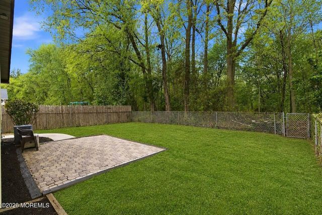 27 Brookview Lane, Manalapan, NJ 07726