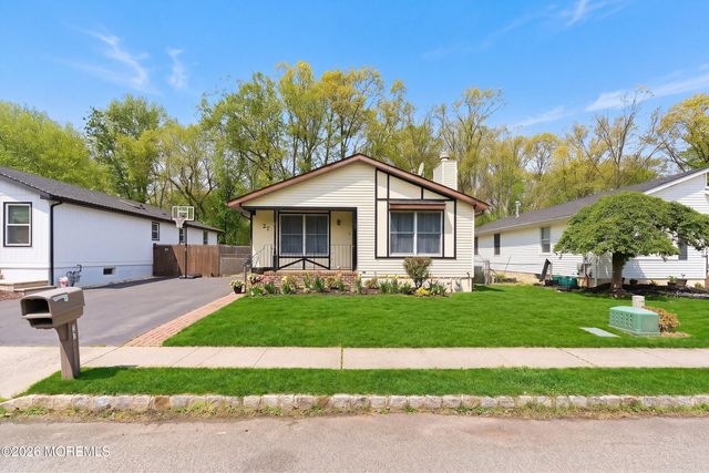 27 Brookview Lane, Manalapan, NJ 07726