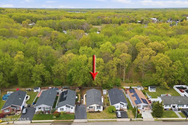 27 Brookview Lane, Manalapan, NJ 07726