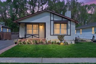 27 Brookview Lane, Manalapan, NJ 07726