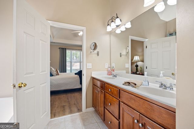 555 Golf Crest Drive, Acworth, GA 30101