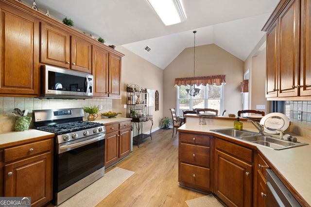 555 Golf Crest Drive, Acworth, GA 30101