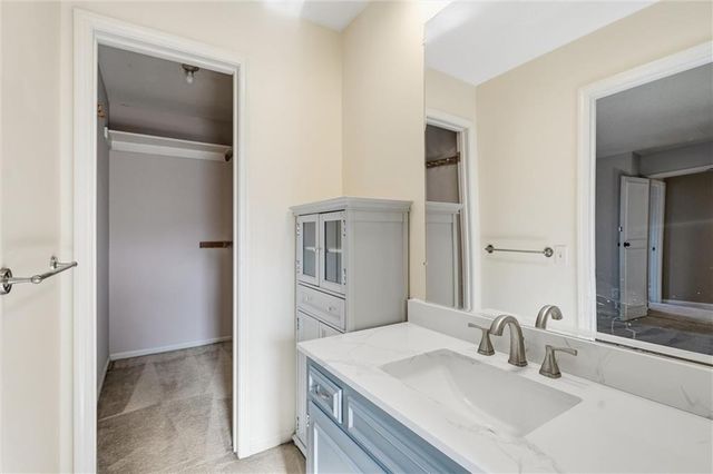 10203 Cedarbrooke Lane, Kansas City, MO 64131