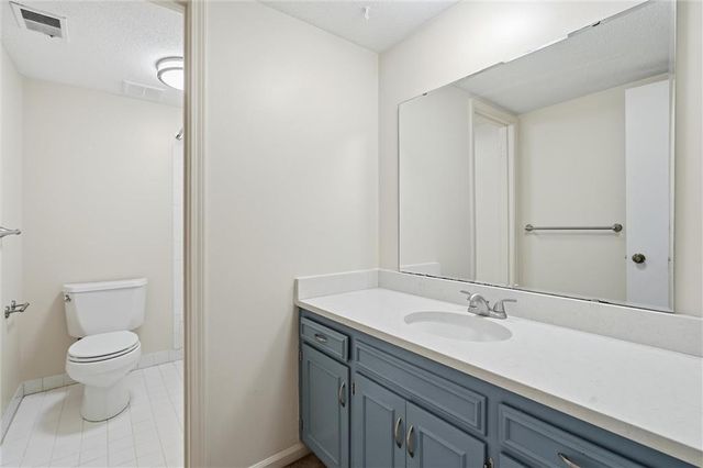 10203 Cedarbrooke Lane, Kansas City, MO 64131