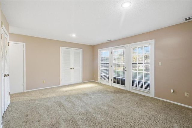 10203 Cedarbrooke Lane, Kansas City, MO 64131